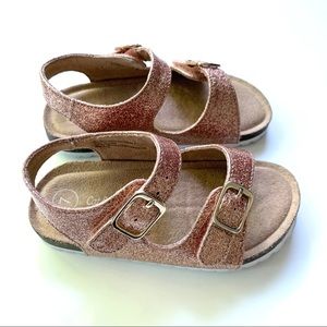 Cat & Jack sz. 7 gold sandals. Like new.